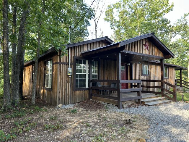 1030 Johnson Hollow Rd, Mc Ewen, TN 37101