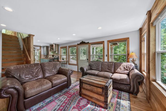 1030 Johnson Hollow Rd, Mc Ewen, TN 37101