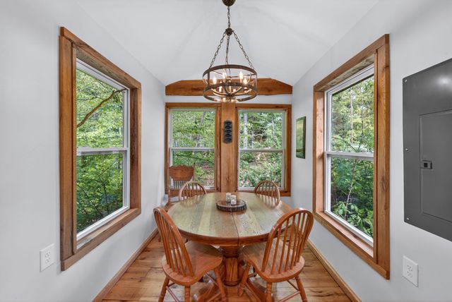 1030 Johnson Hollow Rd, Mc Ewen, TN 37101