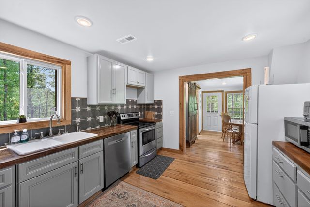1030 Johnson Hollow Rd, Mc Ewen, TN 37101