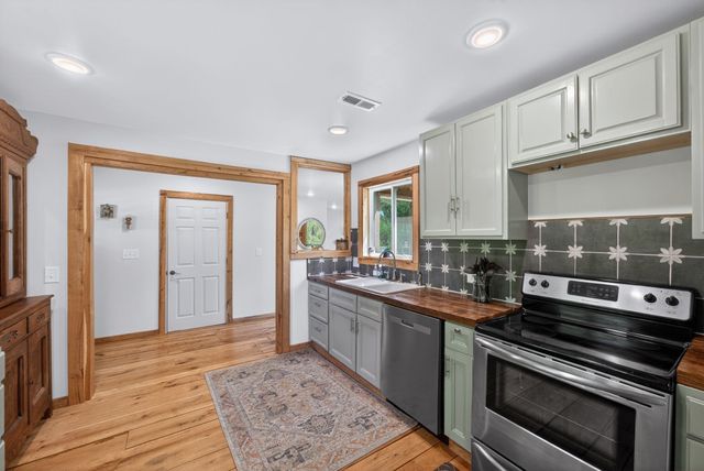 1030 Johnson Hollow Rd, Mc Ewen, TN 37101