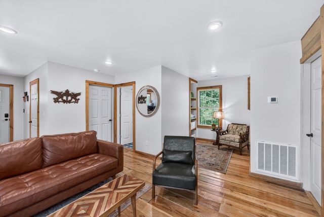 1030 Johnson Hollow Rd, Mc Ewen, TN 37101