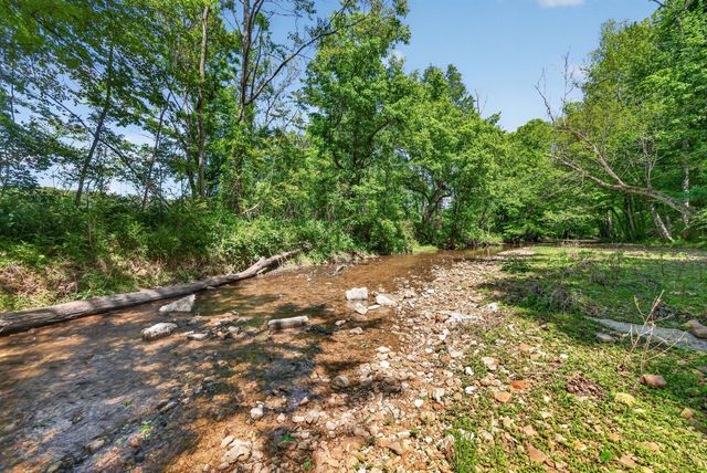 1030 Johnson Hollow Rd, Mc Ewen, TN 37101