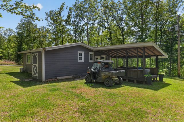1030 Johnson Hollow Rd, Mc Ewen, TN 37101
