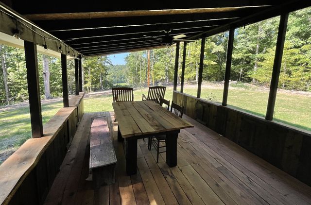 1030 Johnson Hollow Rd, Mc Ewen, TN 37101