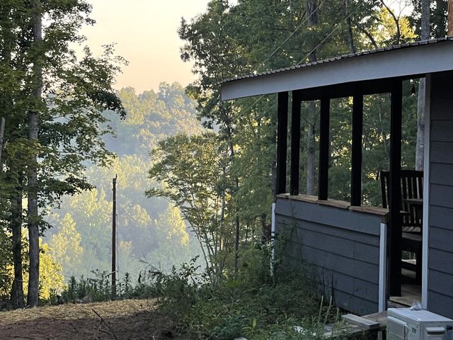 1030 Johnson Hollow Rd, Mc Ewen, TN 37101