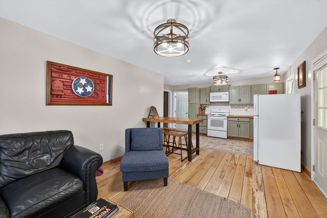 1030 Johnson Hollow Rd, Mc Ewen, TN 37101