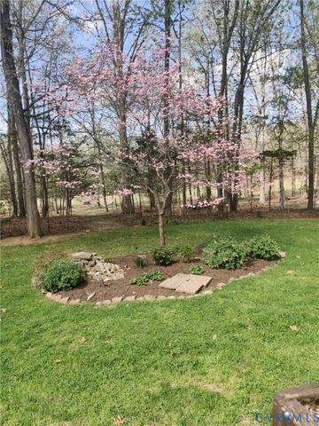 3131 Shadow Creek Dr, Powhatan, VA 23139