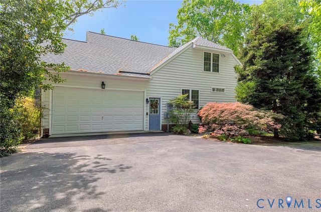 3131 Shadow Creek Dr, Powhatan, VA 23139