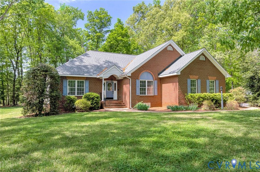 3131 Shadow Creek Dr, Powhatan, VA 23139