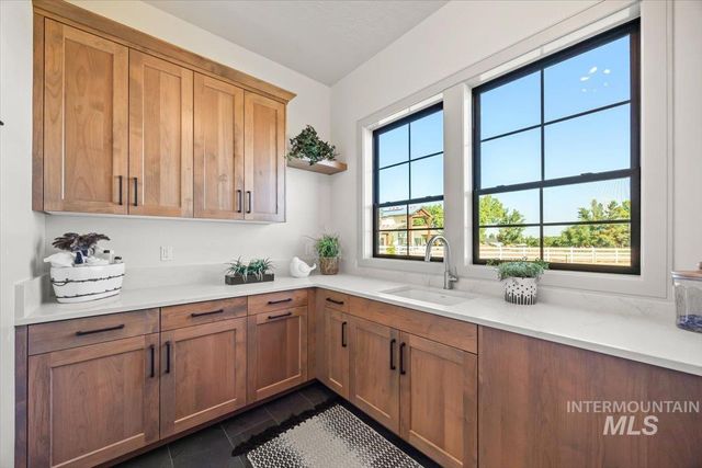 8860 Kemp, Middleton, ID 83607