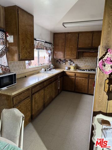 107 Brisbane Street, Monrovia, CA 91016