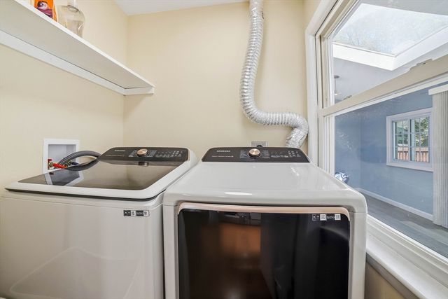 11 Hampton St, Auburn, MA 01501
