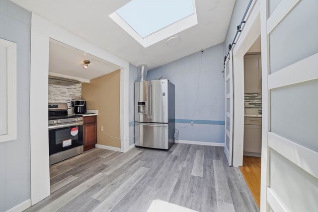 11 Hampton St, Auburn, MA 01501