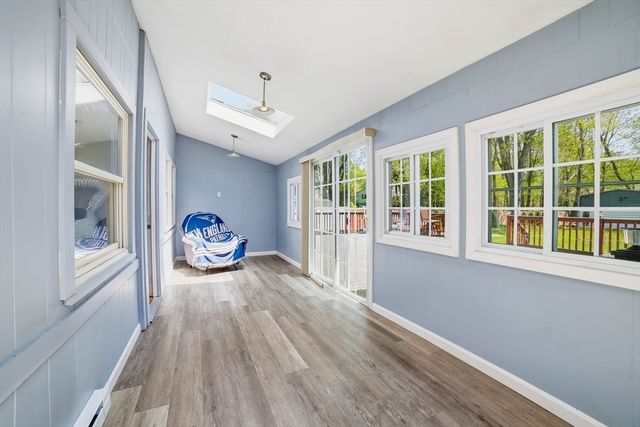 11 Hampton St, Auburn, MA 01501