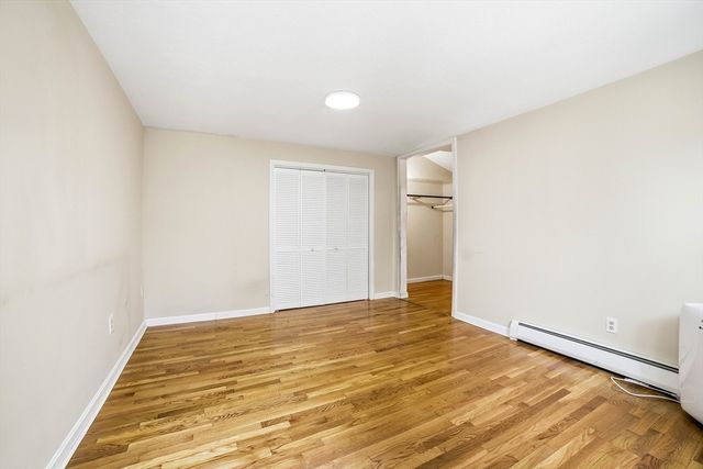 11 Hampton St, Auburn, MA 01501