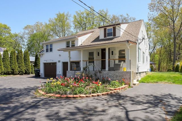 11 Hampton St, Auburn, MA 01501