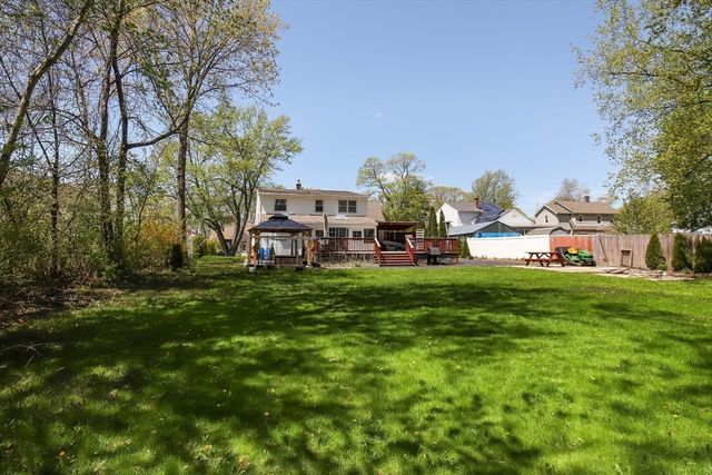 11 Hampton St, Auburn, MA 01501