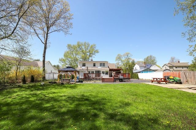 11 Hampton St, Auburn, MA 01501