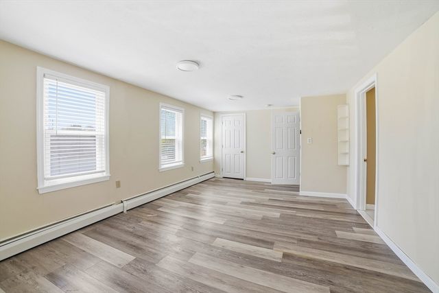 11 Hampton St, Auburn, MA 01501