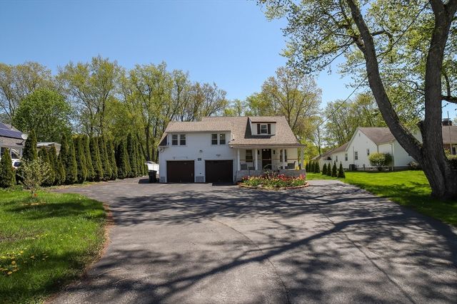 11 Hampton St, Auburn, MA 01501
