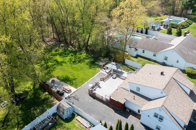 11 Hampton St, Auburn, MA 01501