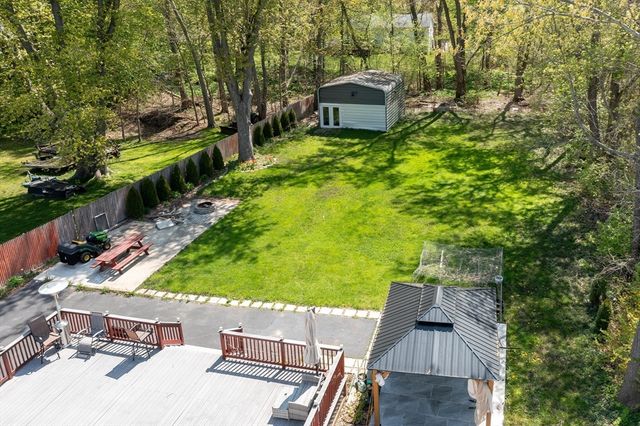 11 Hampton St, Auburn, MA 01501