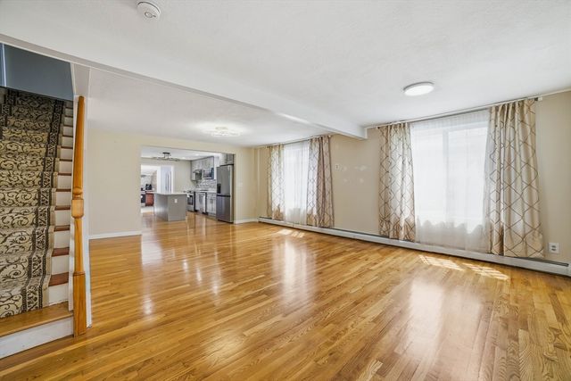 11 Hampton St, Auburn, MA 01501