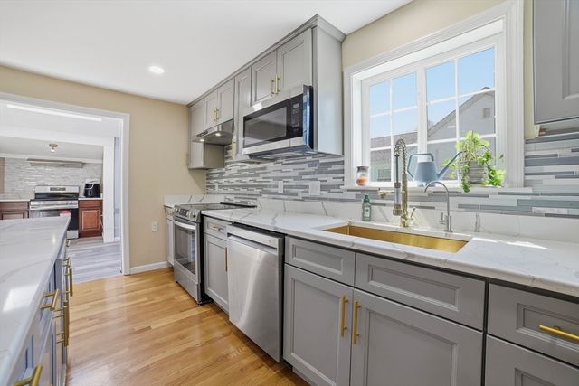 11 Hampton St, Auburn, MA 01501