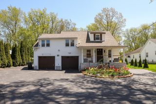 11 Hampton St, Auburn, MA 01501