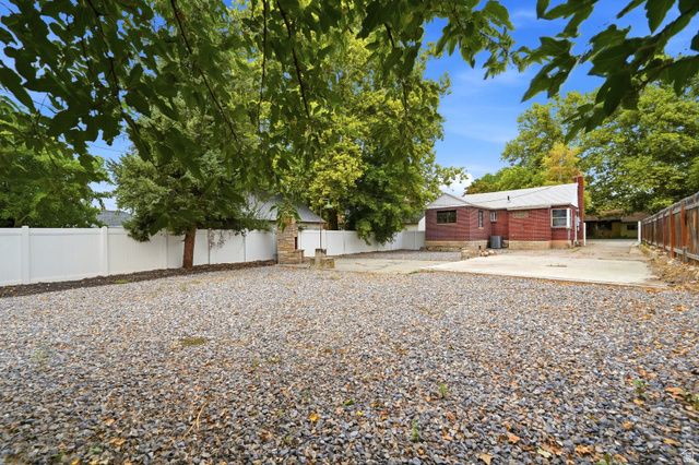 1134 E LORRAINE DR, Salt Lake City, UT 84106