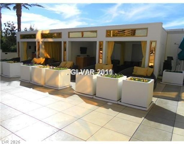 2000 North Fashion Show Drive 3818, Las Vegas, NV 89109