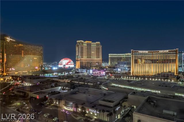 2000 North Fashion Show Drive 3818, Las Vegas, NV 89109