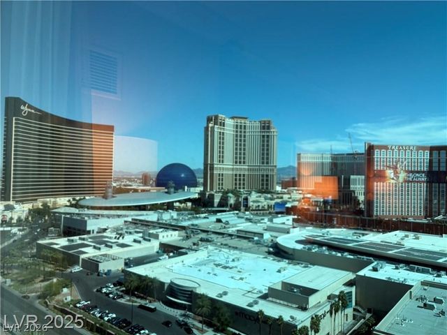 2000 North Fashion Show Drive 3818, Las Vegas, NV 89109
