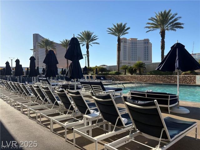 2000 North Fashion Show Drive 3818, Las Vegas, NV 89109