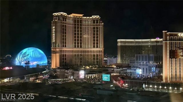 2000 North Fashion Show Drive 3818, Las Vegas, NV 89109