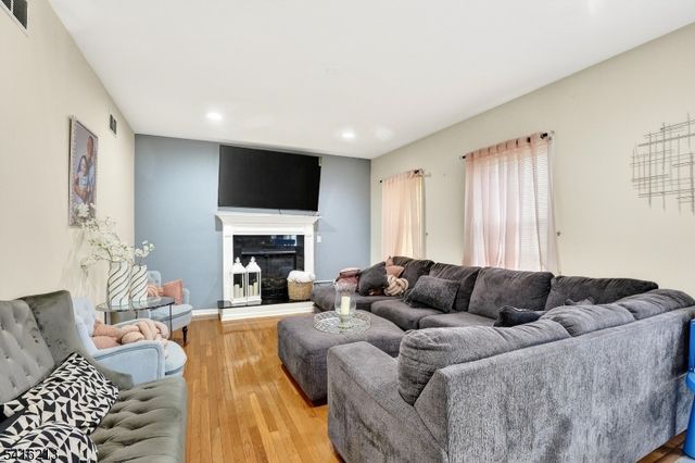 127 Churchill Ave, Franklin Twp., NJ 08873