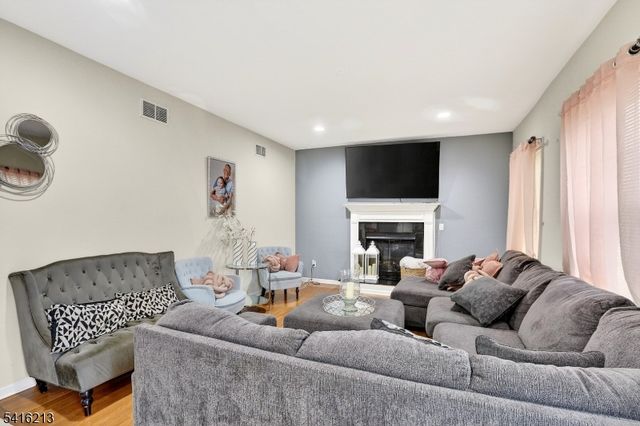 127 Churchill Ave, Franklin Twp., NJ 08873