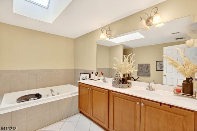 127 Churchill Ave, Franklin Twp., NJ 08873
