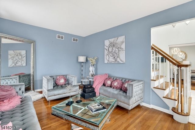 127 Churchill Ave, Franklin Twp., NJ 08873