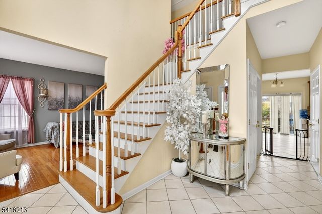 127 Churchill Ave, Franklin Twp., NJ 08873