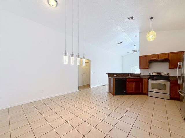127 STEWART LAKE LOOP, Groveland, FL 34736