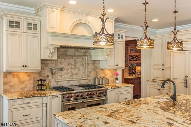 36 Sandy Hill Rd, Chatham Twp., NJ 07928