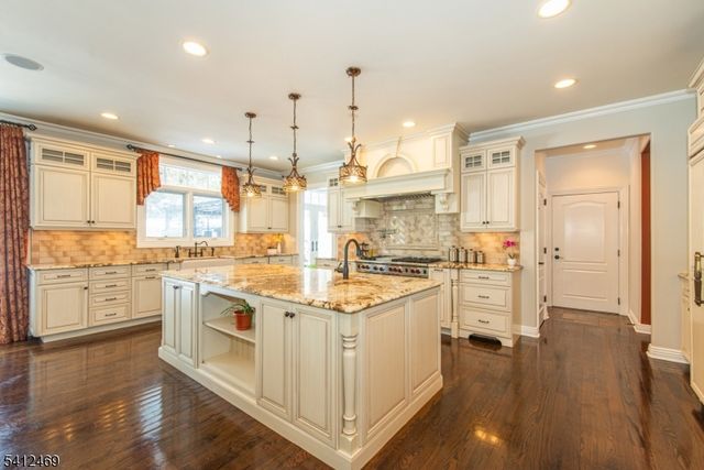 36 Sandy Hill Rd, Chatham Twp., NJ 07928