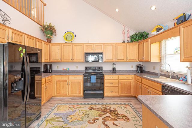 121 BRANDYWINE DR, Bethany Beach, DE 19930