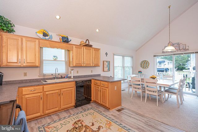 121 BRANDYWINE DR, Bethany Beach, DE 19930