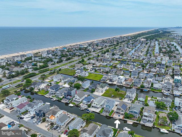 121 BRANDYWINE DR, Bethany Beach, DE 19930