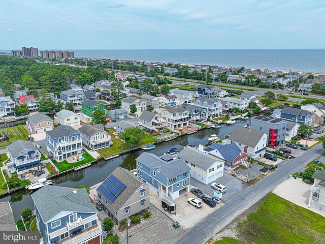 121 BRANDYWINE DR, Bethany Beach, DE 19930