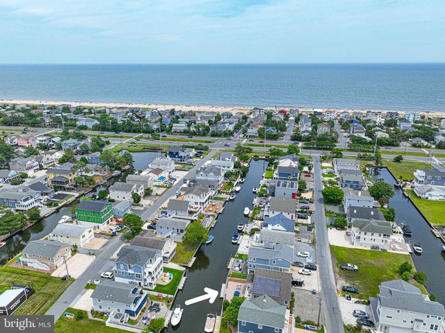 121 BRANDYWINE DR, Bethany Beach, DE 19930