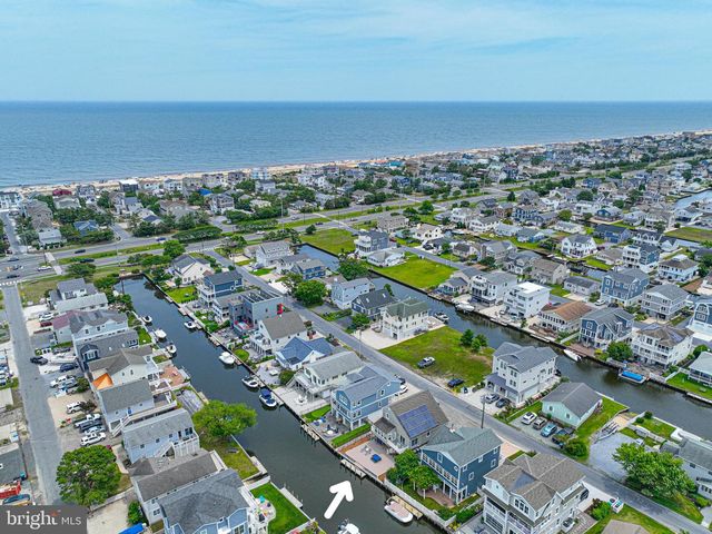 121 BRANDYWINE DR, Bethany Beach, DE 19930